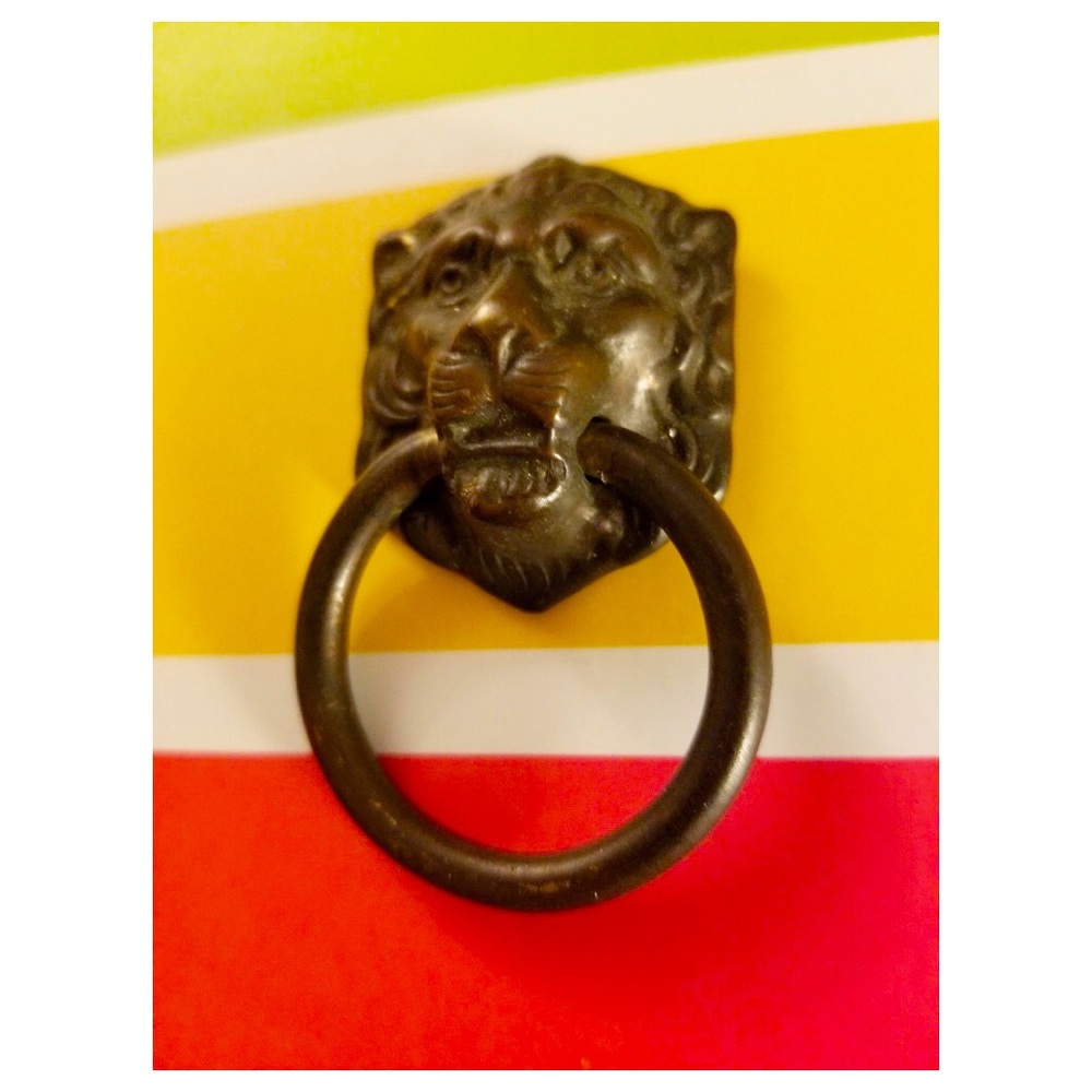 Antique 1900s Victorian Brass Lion's Head Ring Drawer Pull Handle - Picture 4 of 6